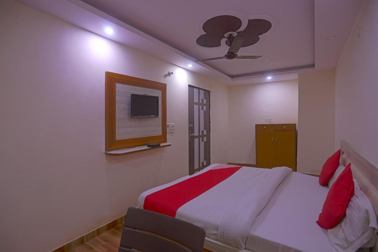 Oyo Flagship 79289 Hotel Grand Keshav 가지아바드 외부 사진