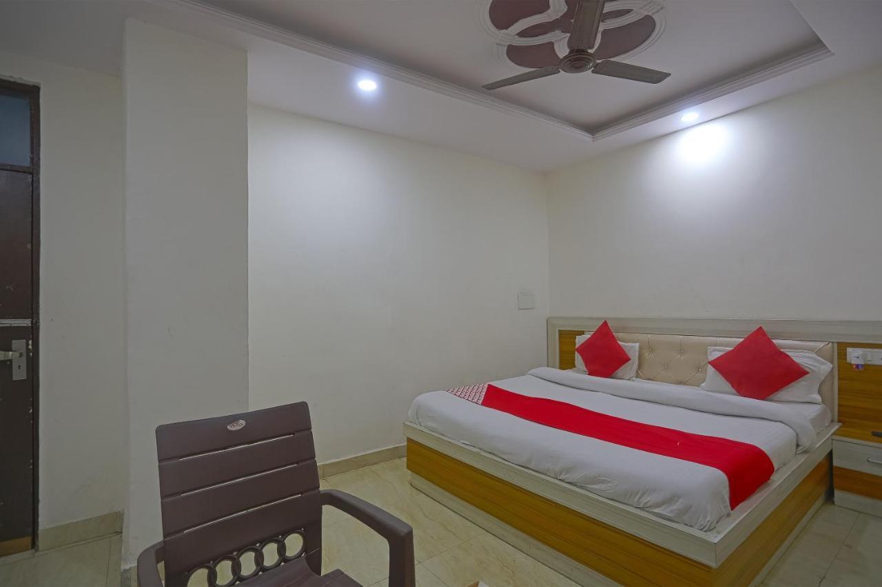 Oyo Flagship 79289 Hotel Grand Keshav 가지아바드 외부 사진
